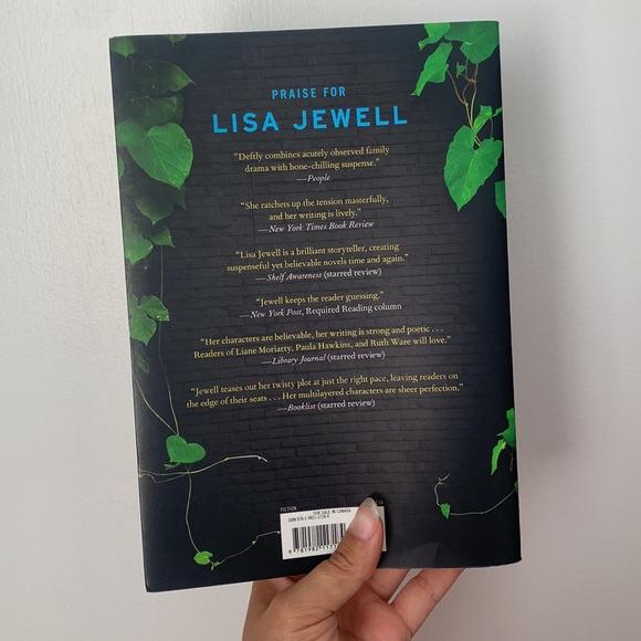 Lisa Jewell watching you book - Picture 2 of 2